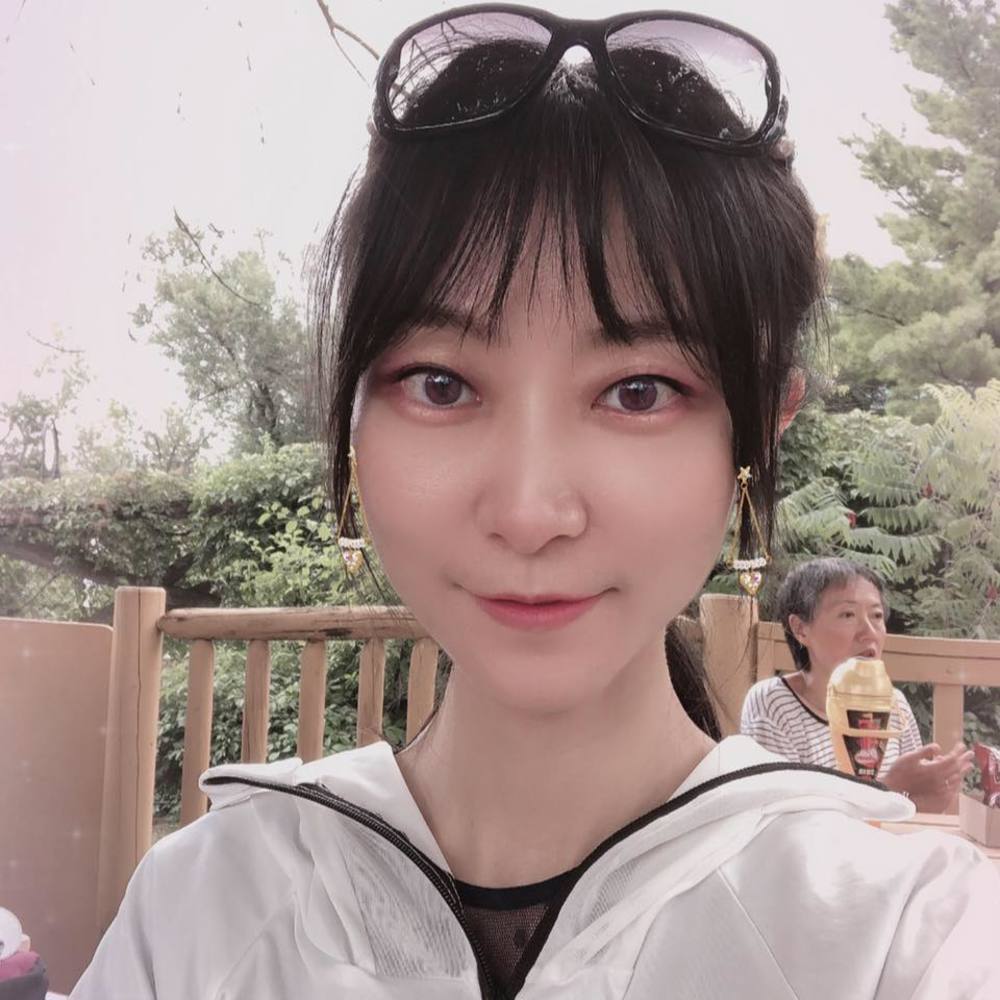 Meet your Posher, Jasmine